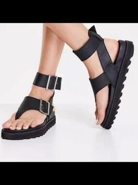 Sorel Roaming T-strap Gladiator Black Buckle-Ankle Platform Sandals